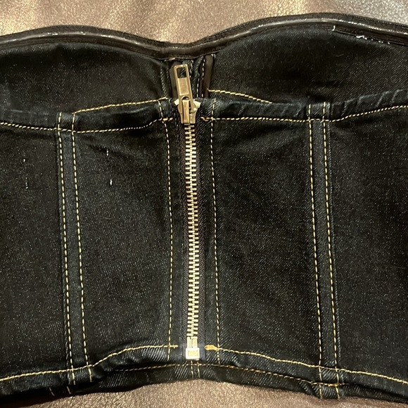 Adorable trendy NWT denim crop top for party or themed event - Picture 4 of 4